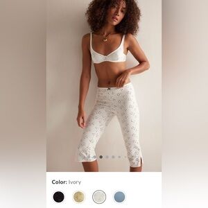 NWT ! FREE PEOPLE INTIMATELY FULL BLOOM CAPRI SIZE LARGE